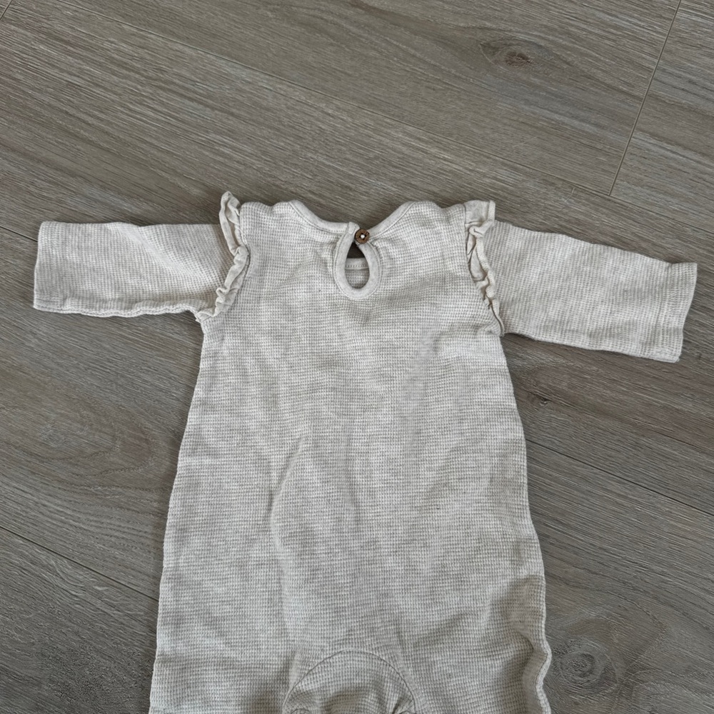 Colored Organics Cream Ruffle-Shoulder One-Piece Romper - Picture 4 of 4